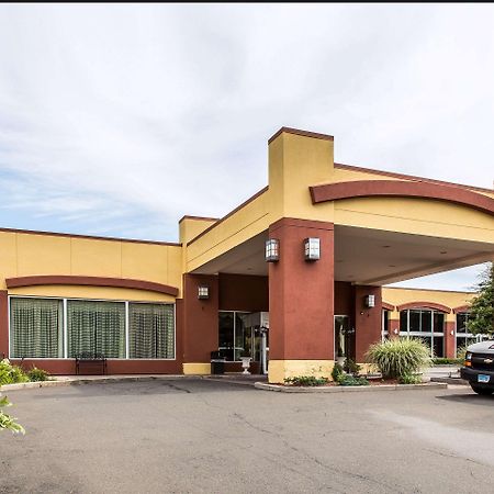 Clarion Hotel & Suites Hamden-New Haven Dış mekan fotoğraf