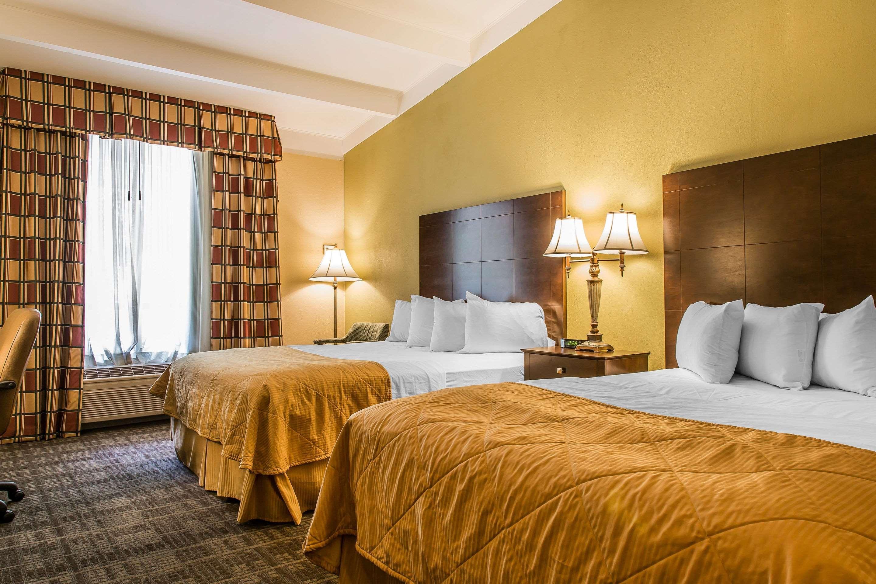 Clarion Hotel & Suites Hamden-New Haven Dış mekan fotoğraf