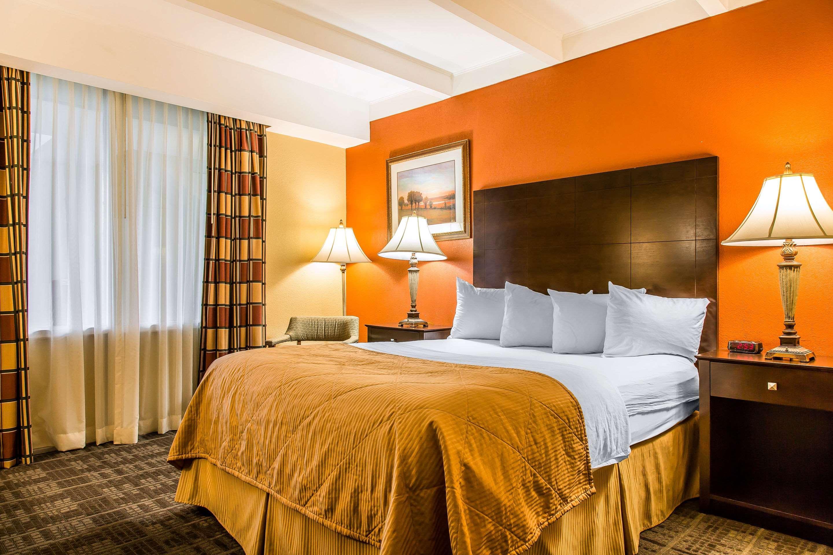 Clarion Hotel & Suites Hamden-New Haven Dış mekan fotoğraf