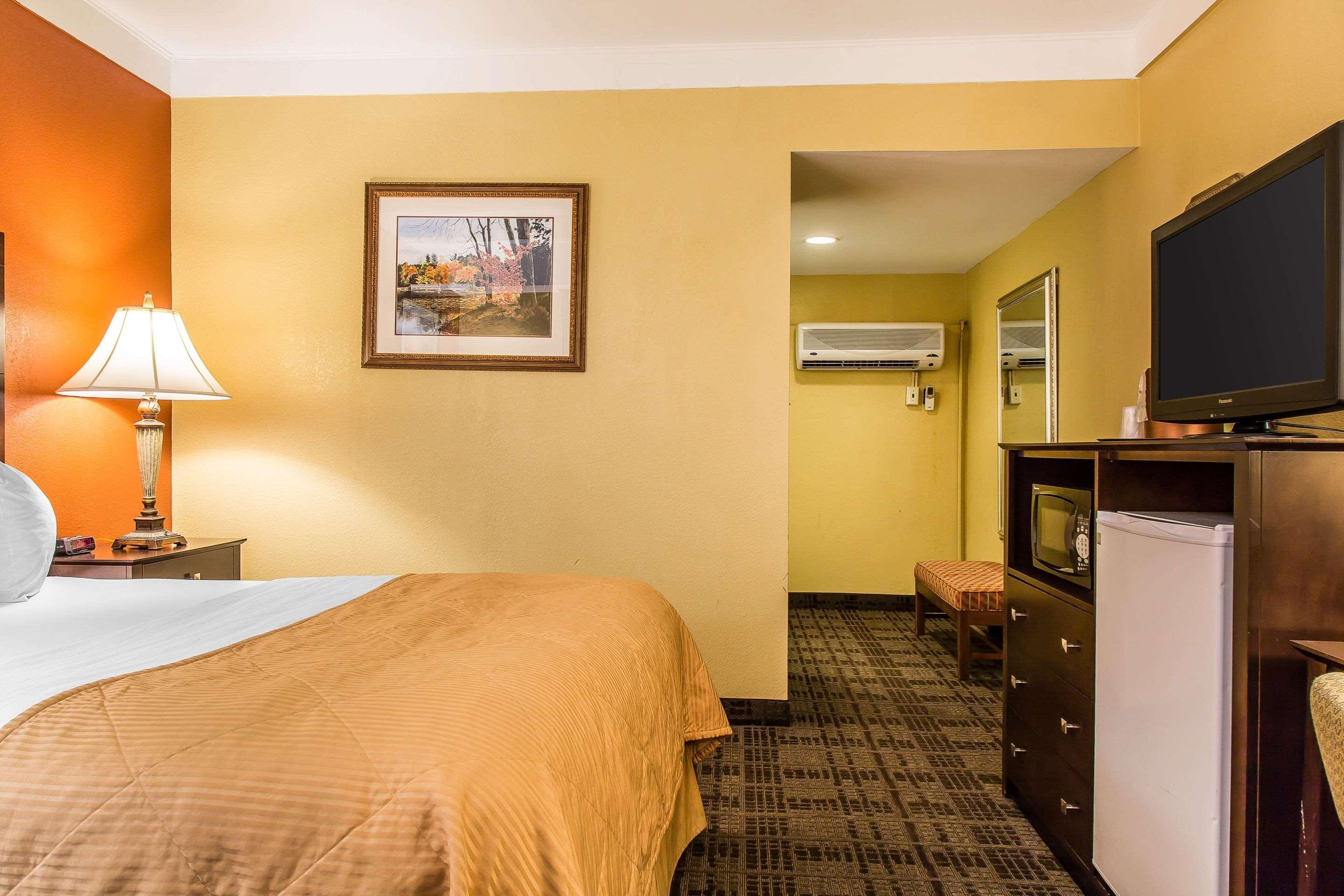 Clarion Hotel & Suites Hamden-New Haven Dış mekan fotoğraf
