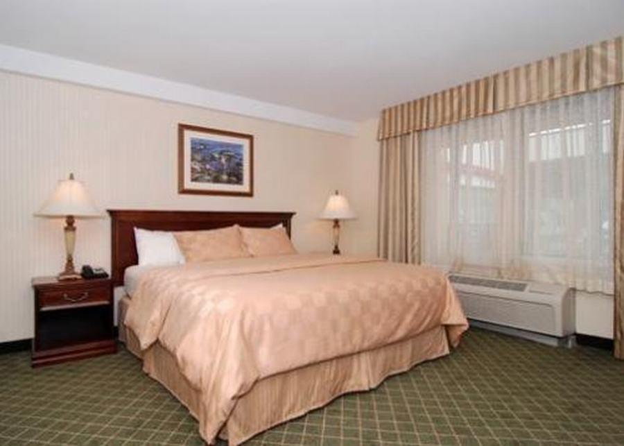 Clarion Hotel & Suites Hamden-New Haven Dış mekan fotoğraf