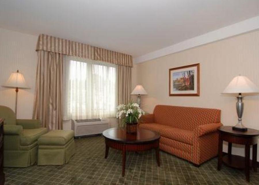 Clarion Hotel & Suites Hamden-New Haven Dış mekan fotoğraf