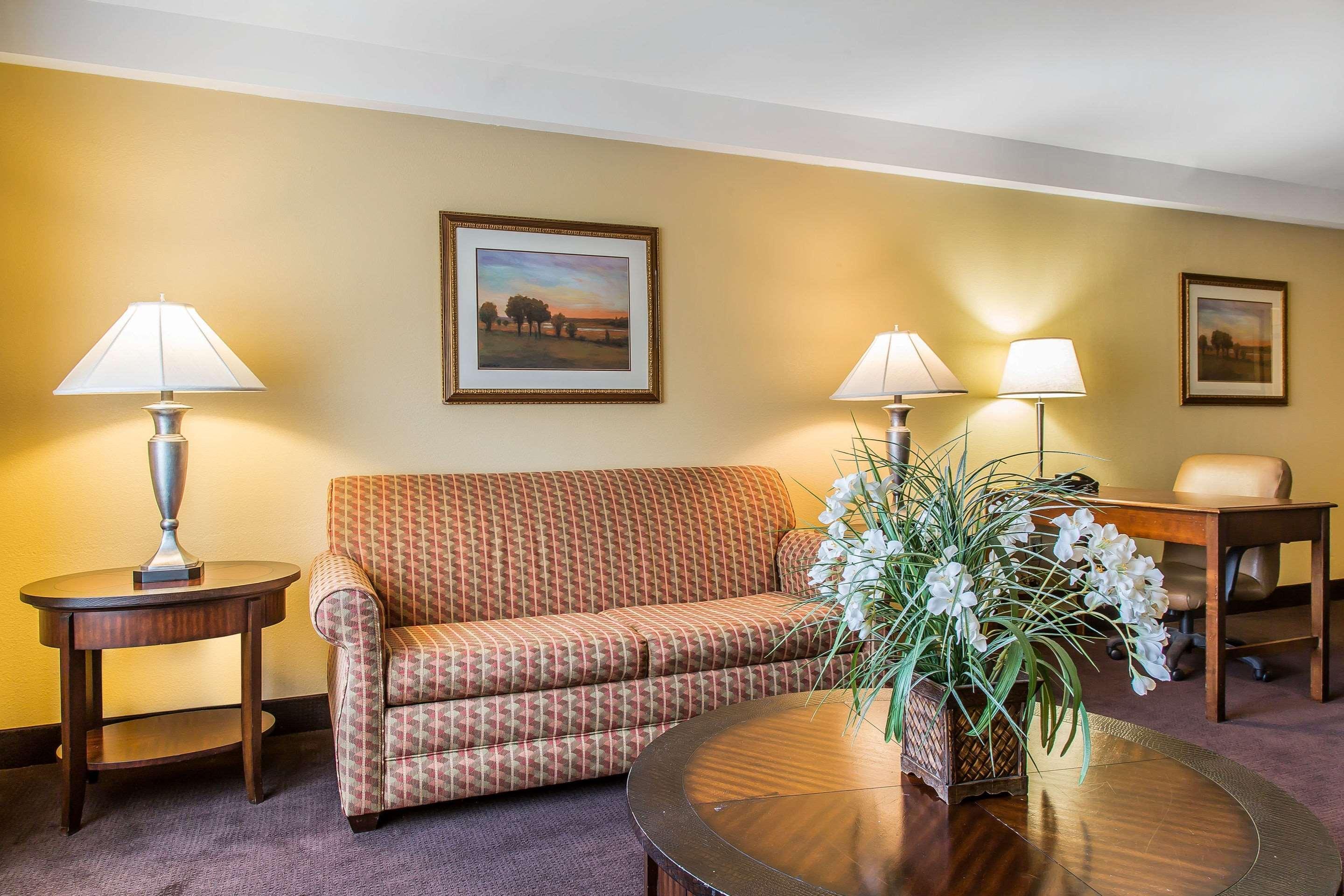 Clarion Hotel & Suites Hamden-New Haven Dış mekan fotoğraf