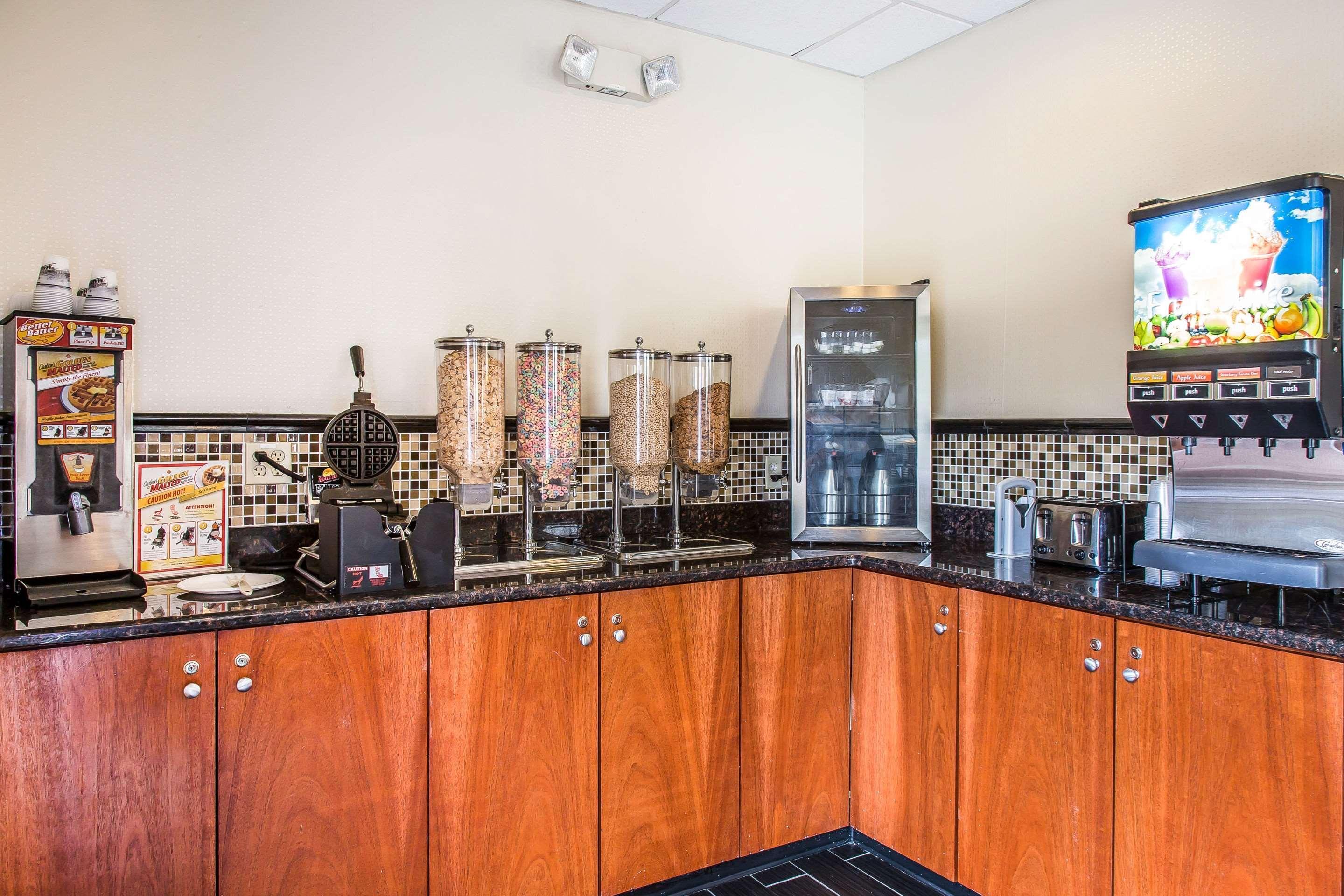 Clarion Hotel & Suites Hamden-New Haven Dış mekan fotoğraf