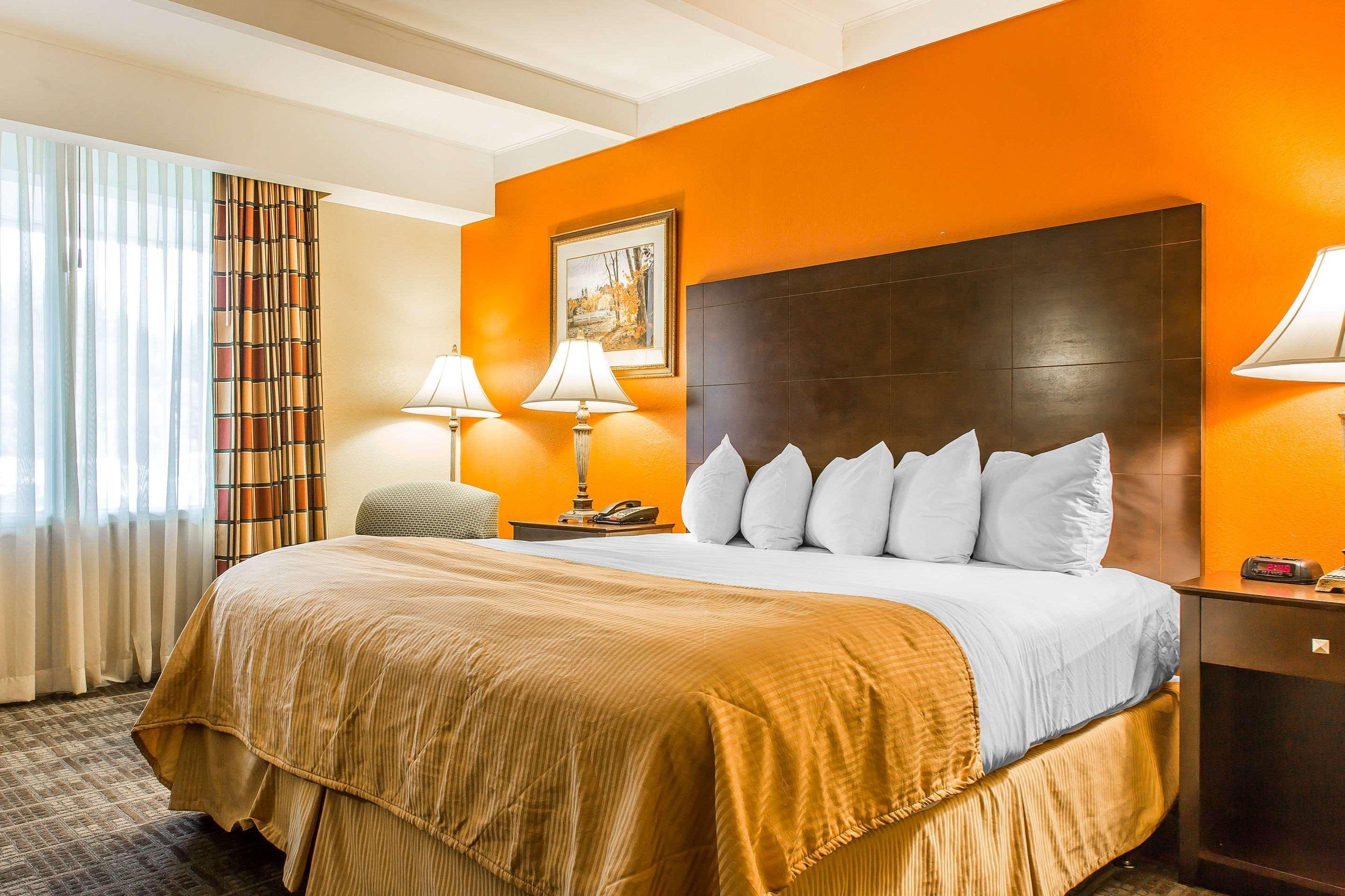 Clarion Hotel & Suites Hamden-New Haven Dış mekan fotoğraf