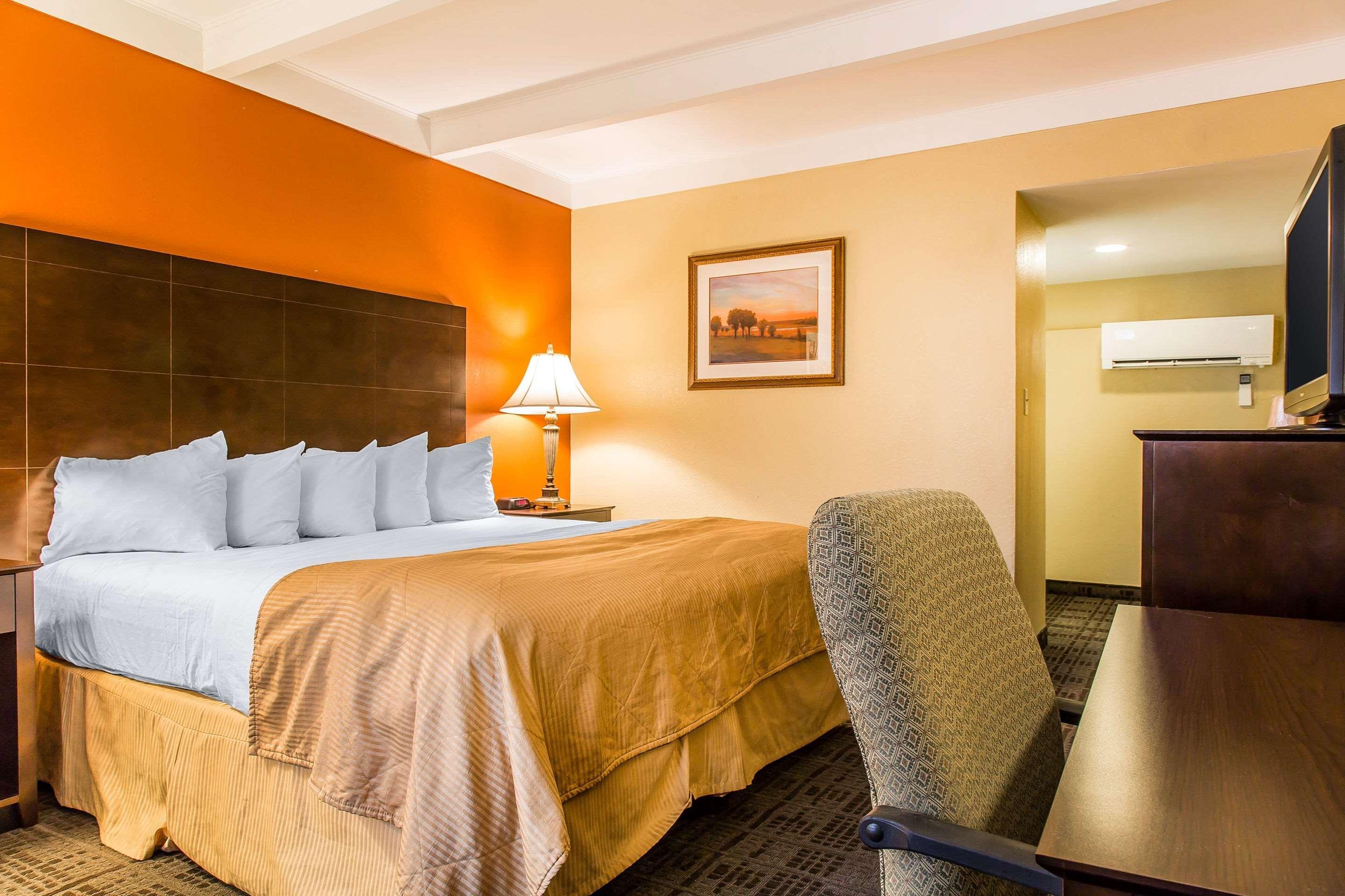 Clarion Hotel & Suites Hamden-New Haven Dış mekan fotoğraf