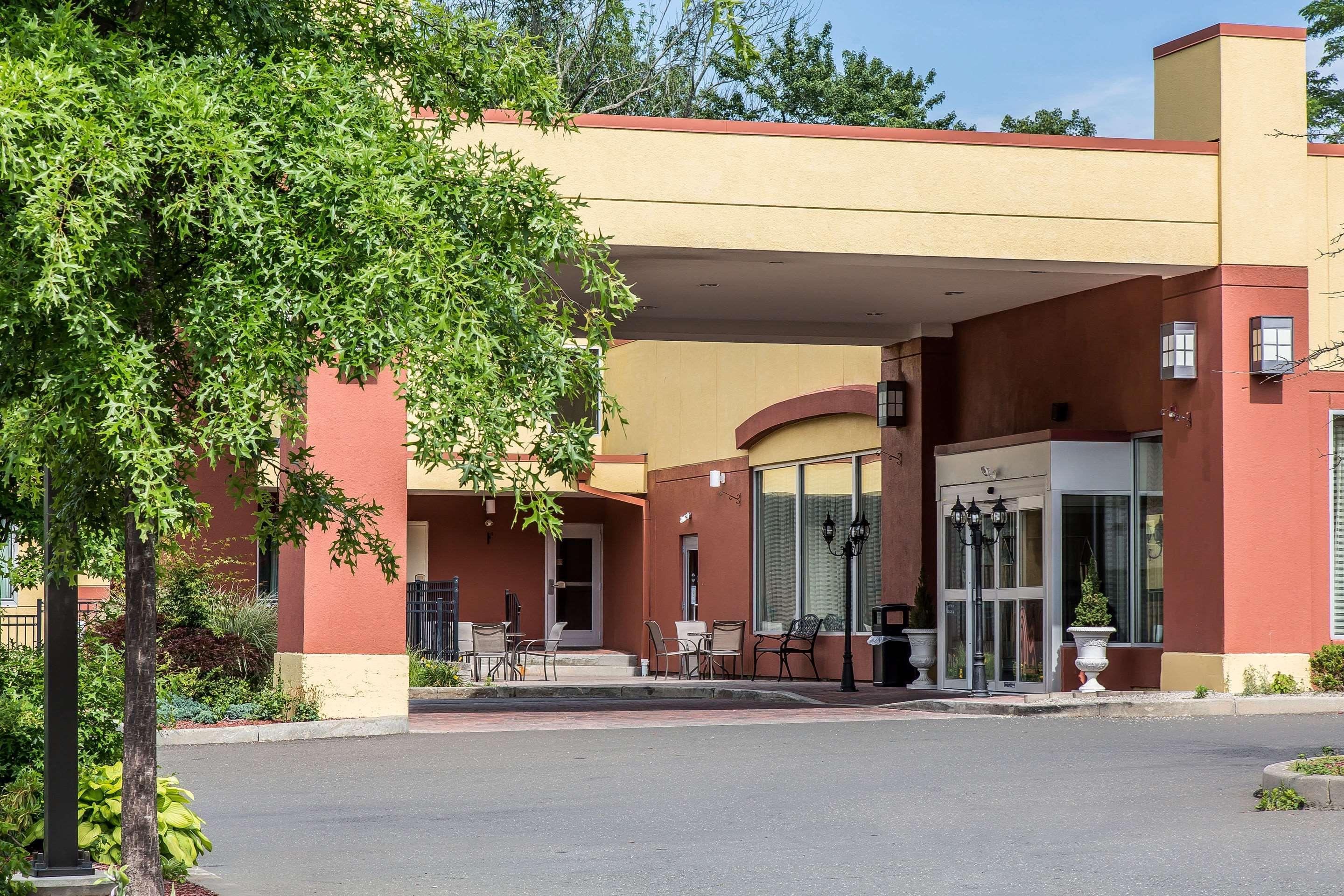 Clarion Hotel & Suites Hamden-New Haven Dış mekan fotoğraf