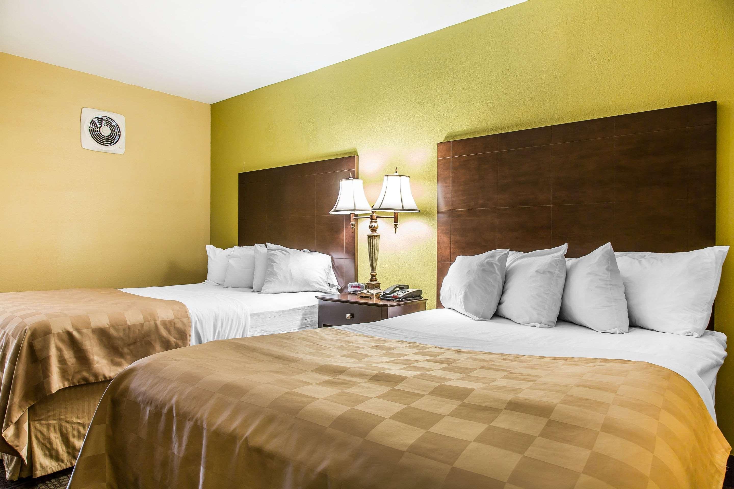 Clarion Hotel & Suites Hamden-New Haven Dış mekan fotoğraf