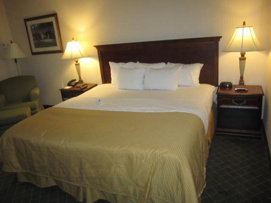 Clarion Hotel & Suites Hamden-New Haven Dış mekan fotoğraf