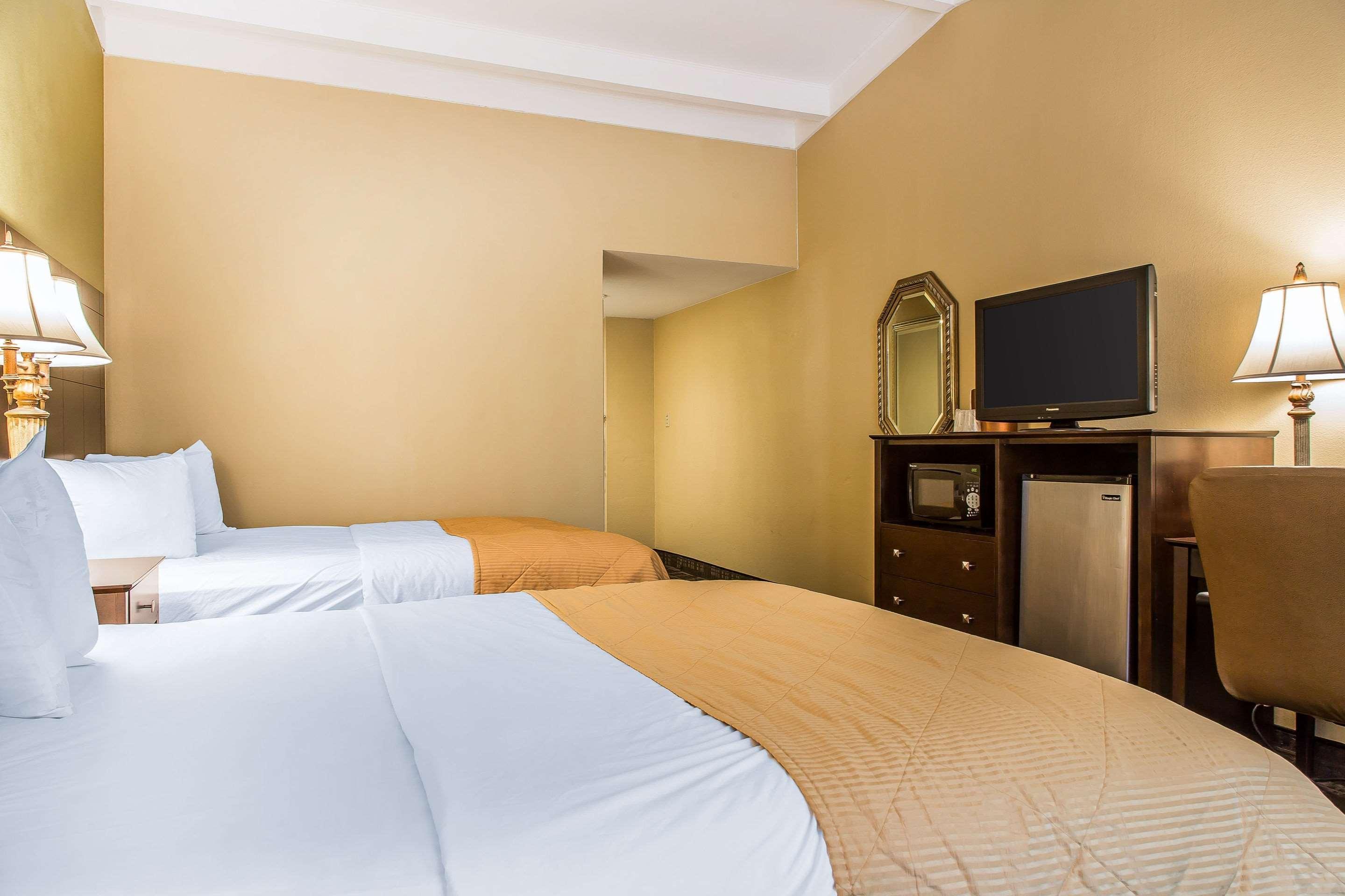 Clarion Hotel & Suites Hamden-New Haven Dış mekan fotoğraf