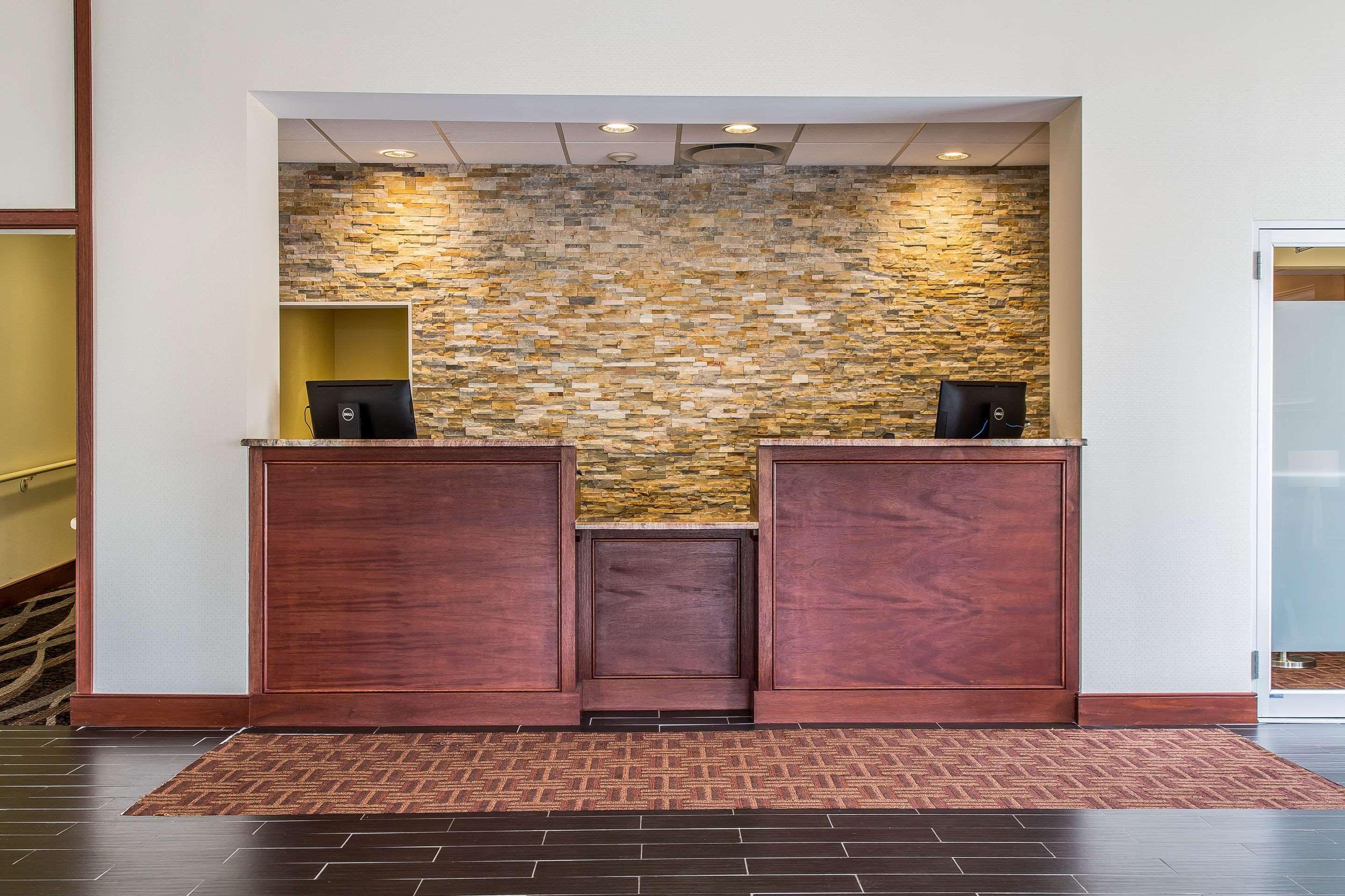 Clarion Hotel & Suites Hamden-New Haven Dış mekan fotoğraf