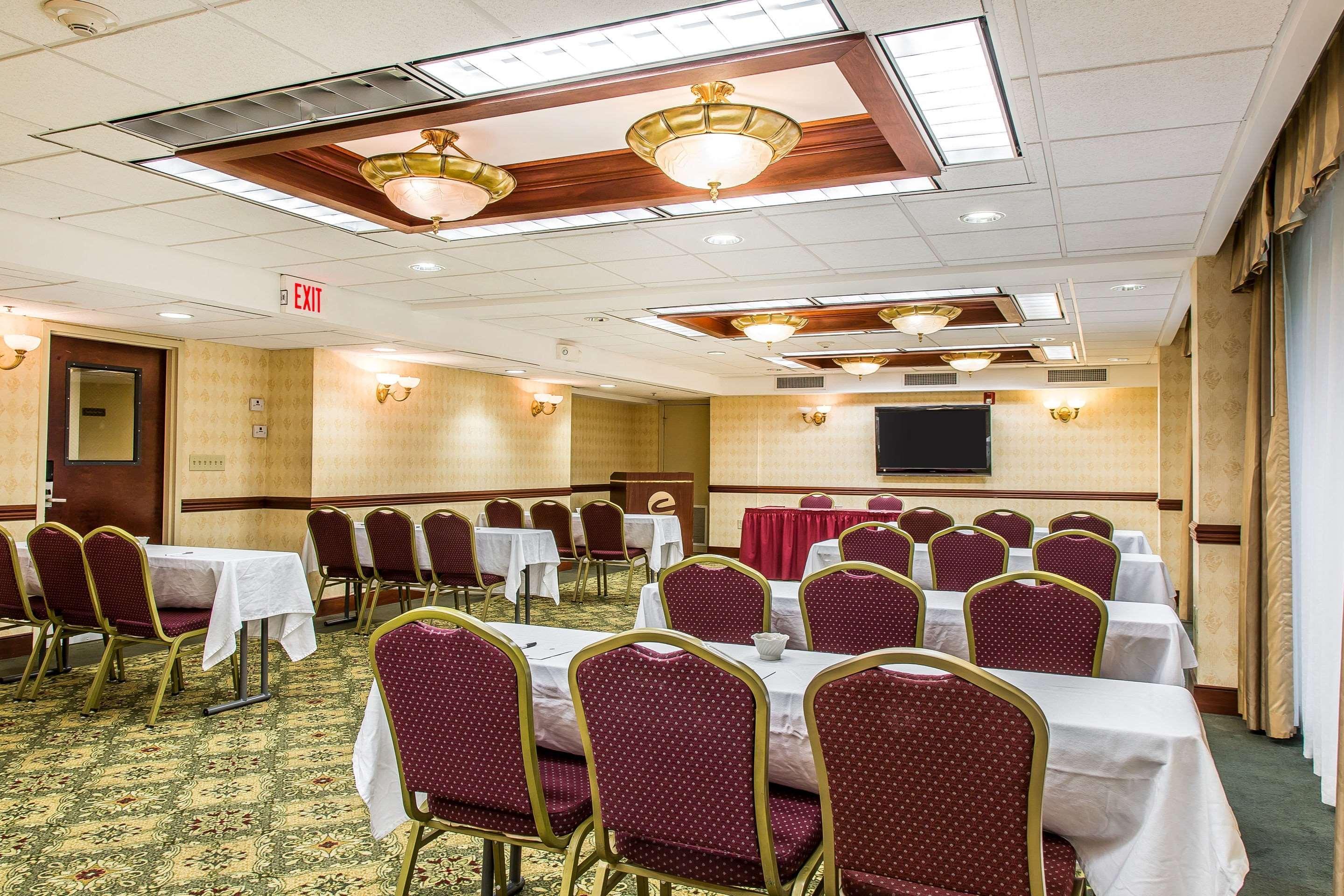Clarion Hotel & Suites Hamden-New Haven Dış mekan fotoğraf