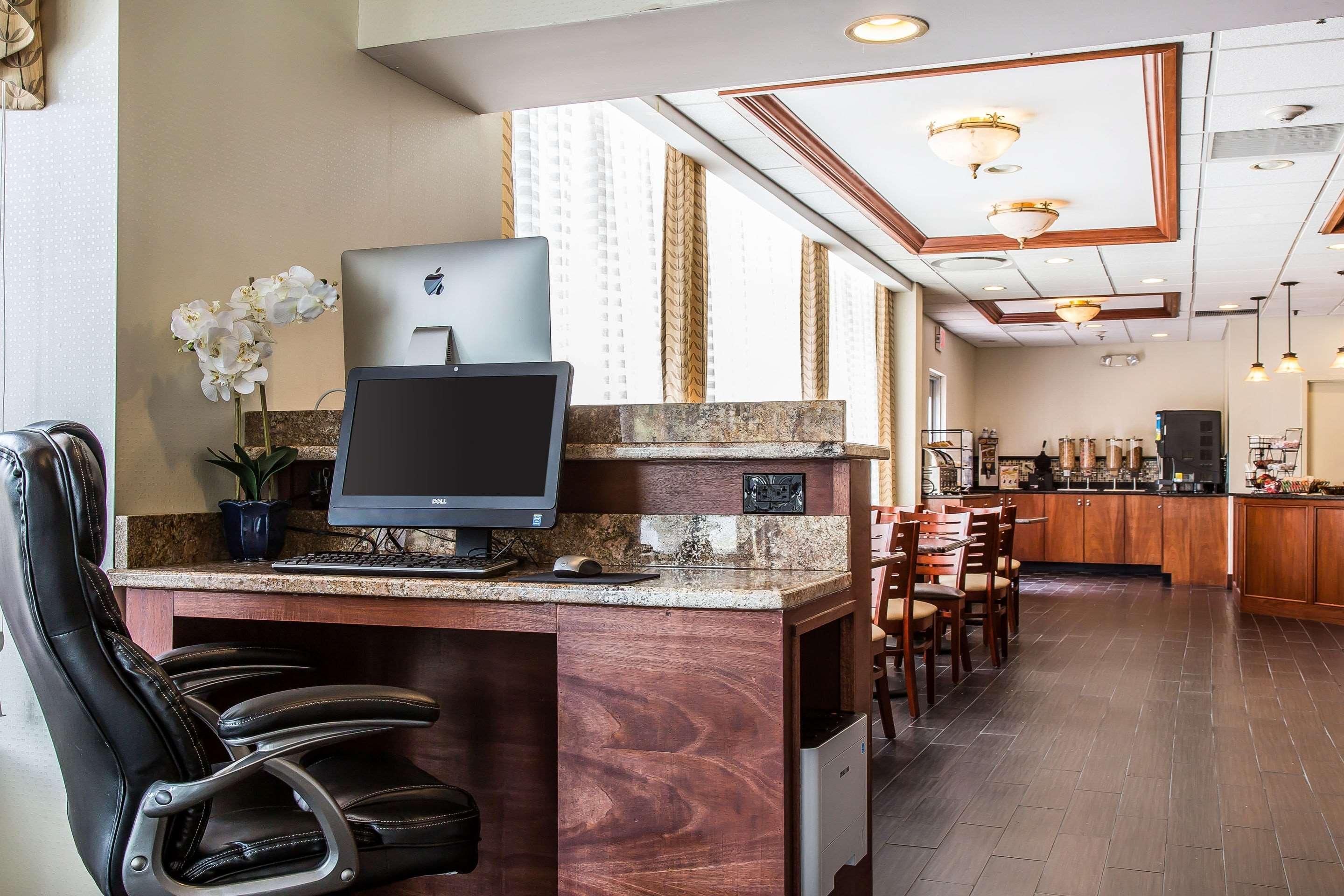 Clarion Hotel & Suites Hamden-New Haven Dış mekan fotoğraf