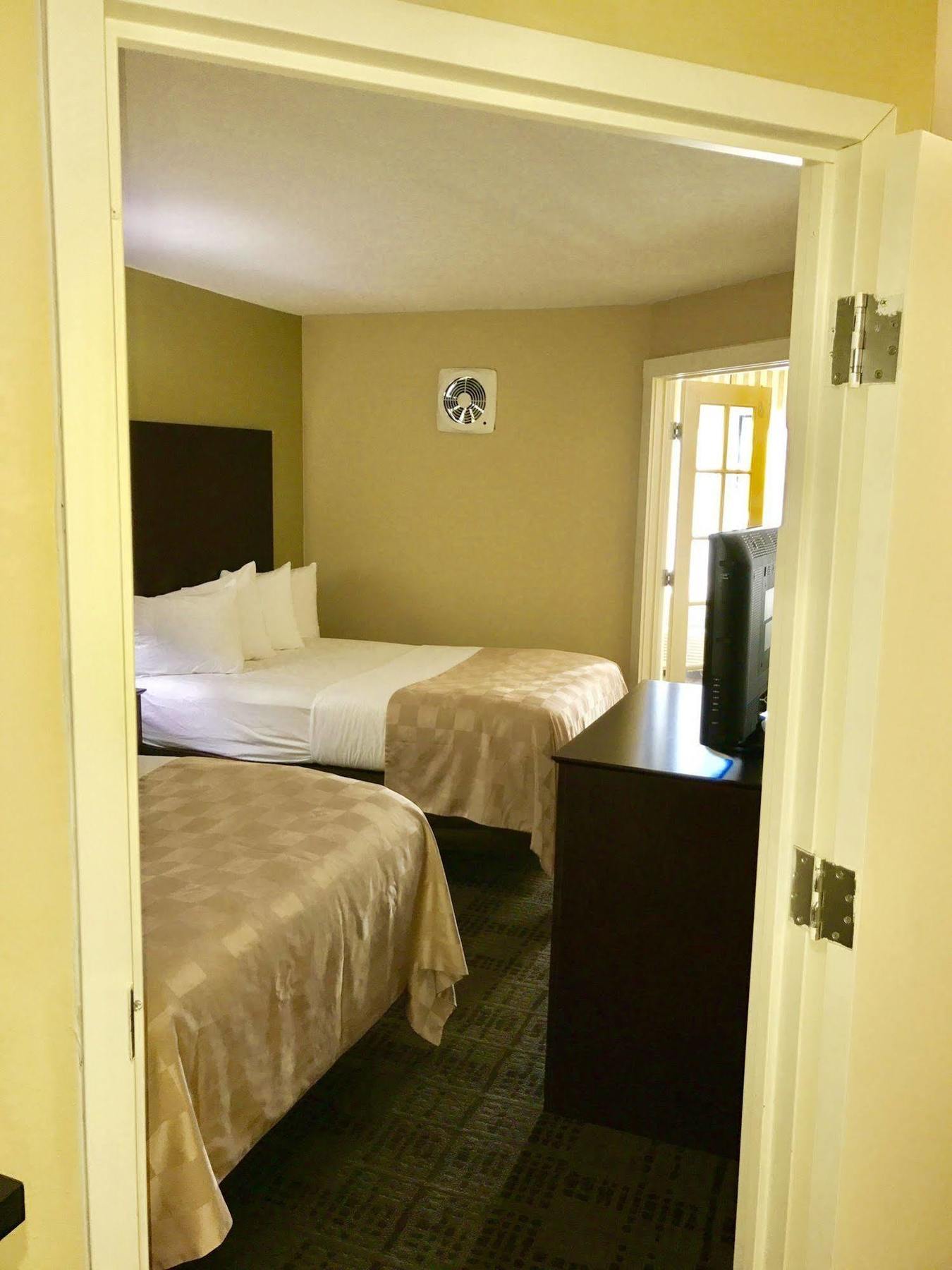 Clarion Hotel & Suites Hamden-New Haven Dış mekan fotoğraf